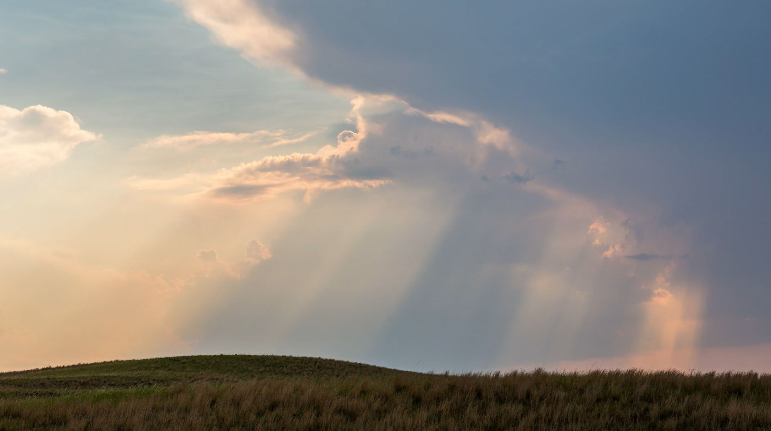 Stormy Lighting Design Vibe: How to Light Your Space